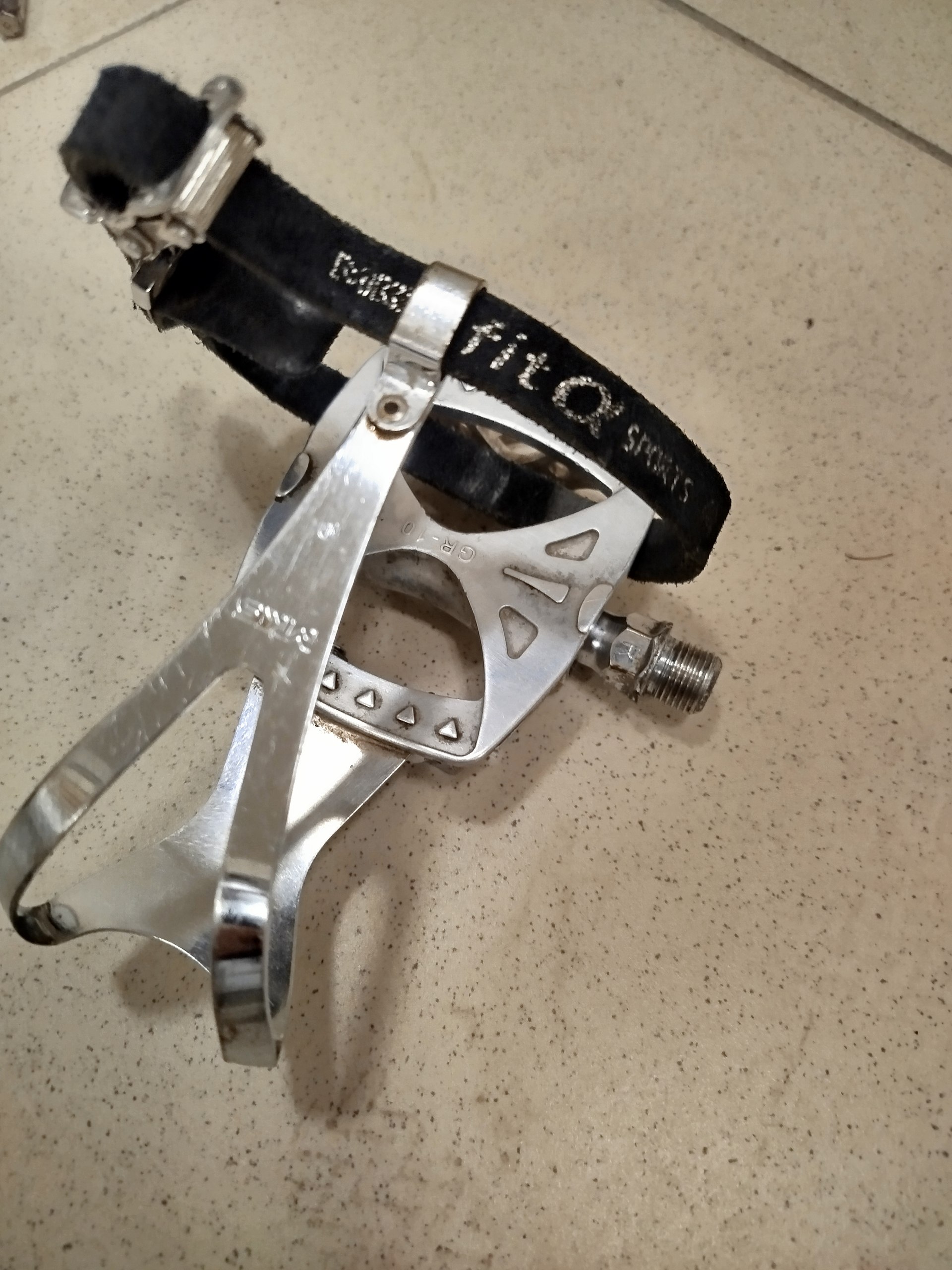 Mks gr-10 , Mks NJS toe-clips L