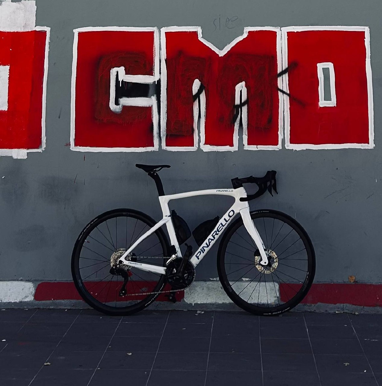 Pinarello F5 2024 105di2 2x12 (Size-M)