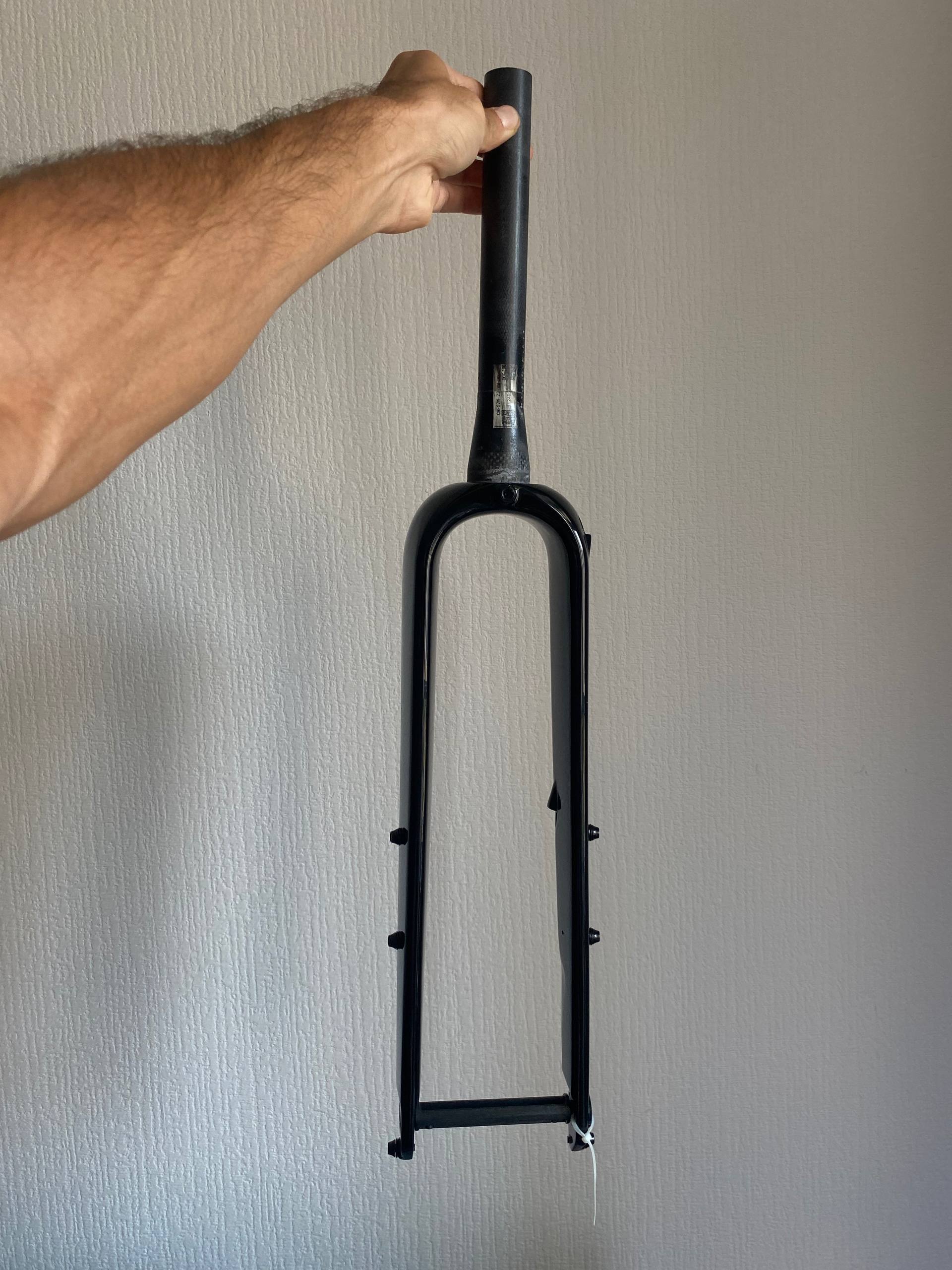 Вилка карбоновая 29” 700c
